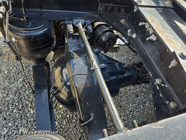 image for item DT5279 2021 Peterbilt 579 semi truck