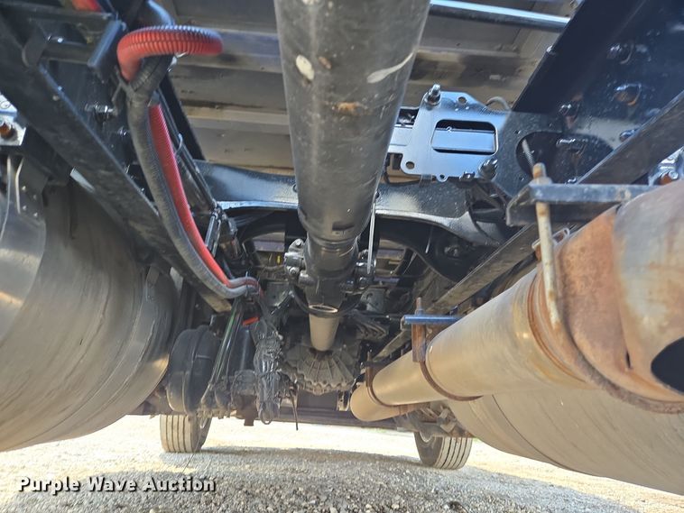 image for item DT5279 2021 Peterbilt 579 semi truck