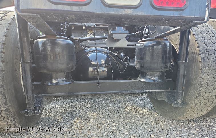 image for item DT5279 2021 Peterbilt 579 semi truck