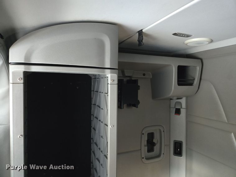 image for item DT5279 2021 Peterbilt 579 semi truck