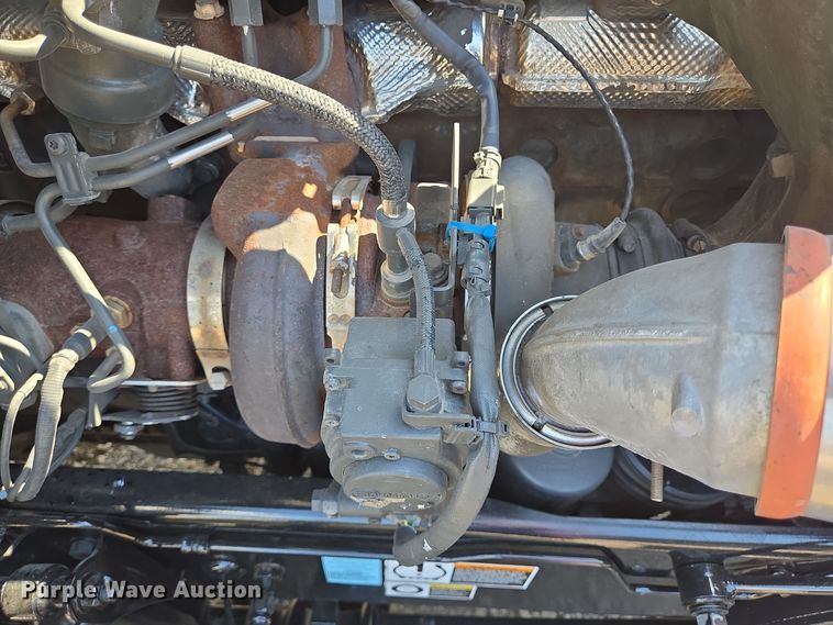 image for item DT5279 2021 Peterbilt 579 semi truck