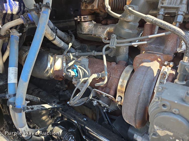 image for item DT5279 2021 Peterbilt 579 semi truck