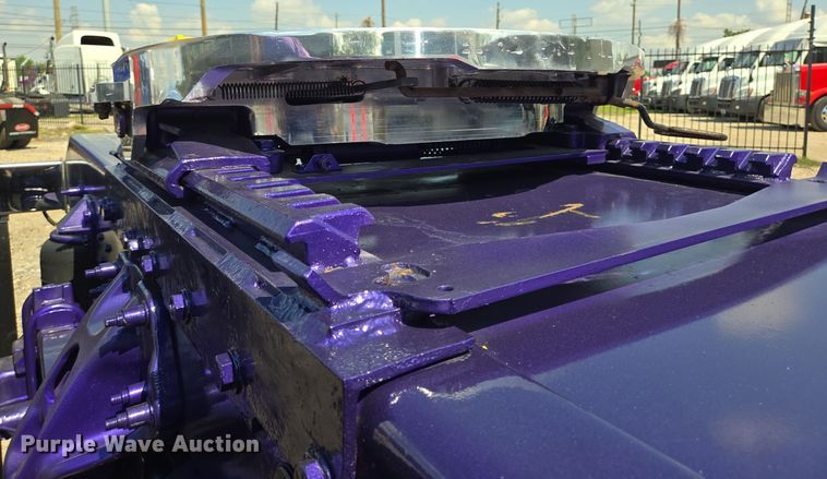 image for item DT5281 2019 Peterbilt 579 semi truck