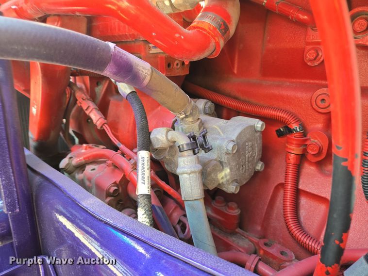 image for item DT5281 2019 Peterbilt 579 semi truck