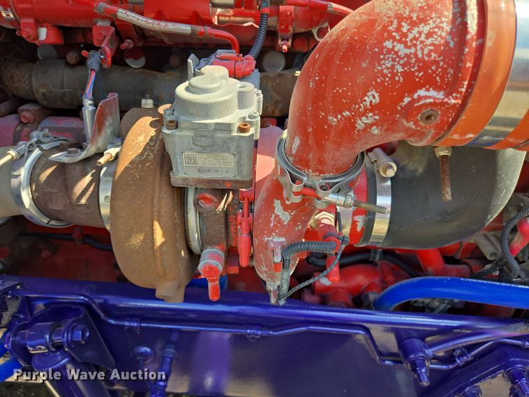 image for item DT5281 2019 Peterbilt 579 semi truck