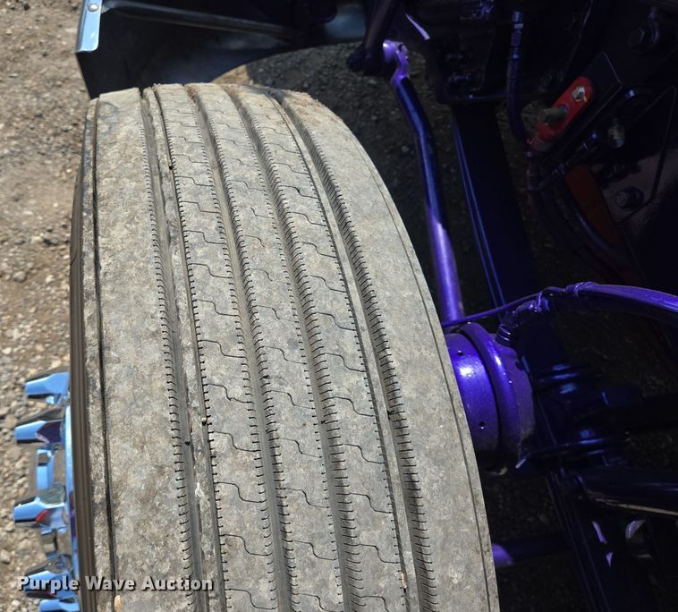 image for item DT5281 2019 Peterbilt 579 semi truck