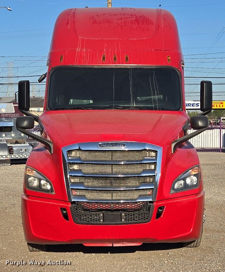image for item DT5286 2022 Freightliner  Cascadia  semi truck