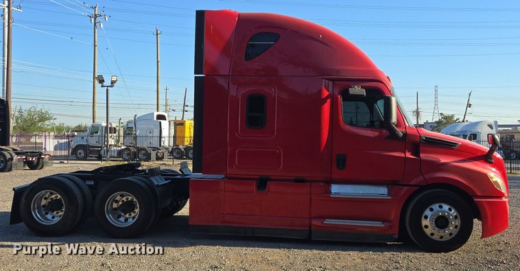 image for item DT5286 2022 Freightliner  Cascadia  semi truck