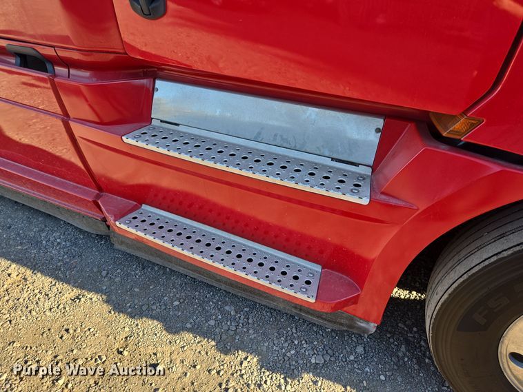 image for item DT5286 2022 Freightliner  Cascadia  semi truck