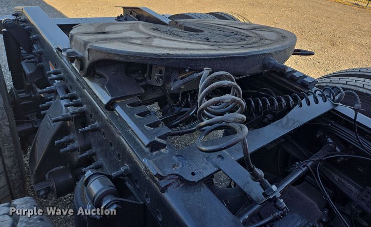 image for item DT5286 2022 Freightliner  Cascadia  semi truck