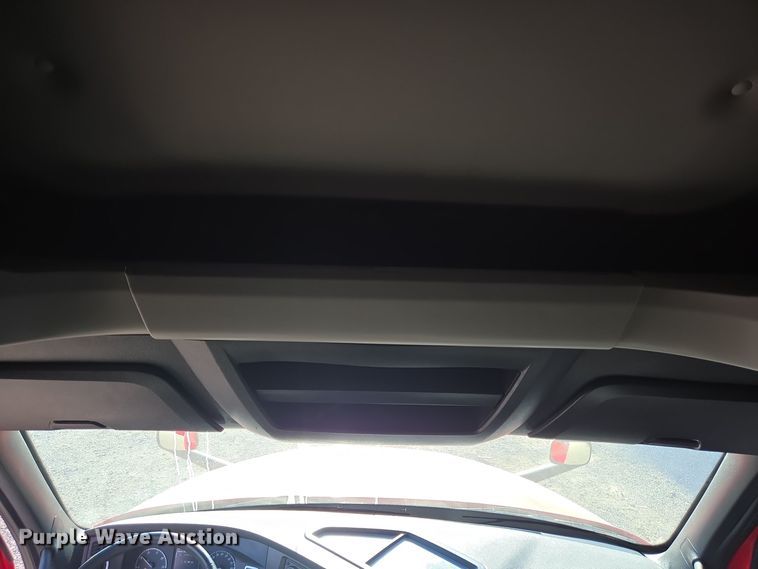 image for item DT5286 2022 Freightliner  Cascadia  semi truck