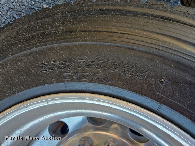 image for item DT5286 2022 Freightliner  Cascadia  semi truck