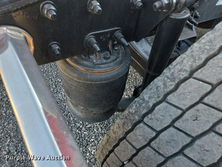 image for item DT5286 2022 Freightliner  Cascadia  semi truck