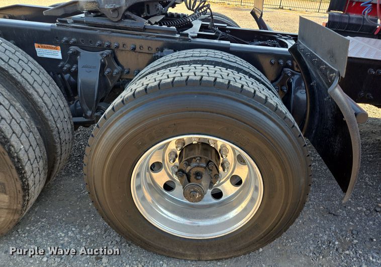 image for item DT5286 2022 Freightliner  Cascadia  semi truck