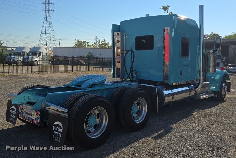 image for item DT5287 2001 Kenworth  W900 semi truck