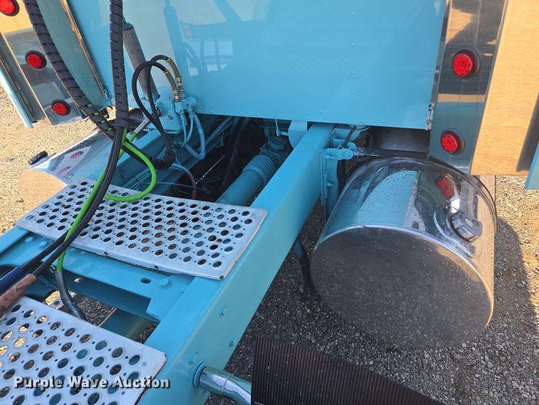 image for item DT5287 2001 Kenworth  W900 semi truck