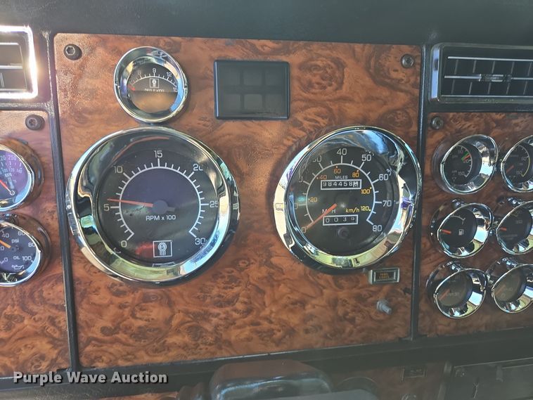 image for item DT5287 2001 Kenworth  W900 semi truck