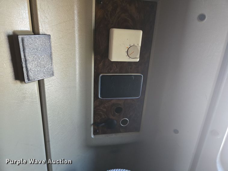 image for item DT5287 2001 Kenworth  W900 semi truck