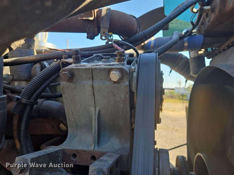 image for item DT5287 2001 Kenworth  W900 semi truck