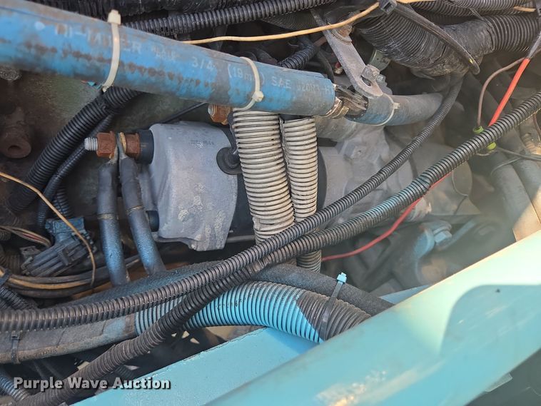 image for item DT5287 2001 Kenworth  W900 semi truck