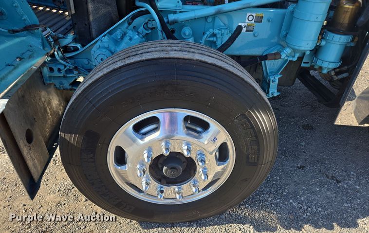 image for item DT5287 2001 Kenworth  W900 semi truck