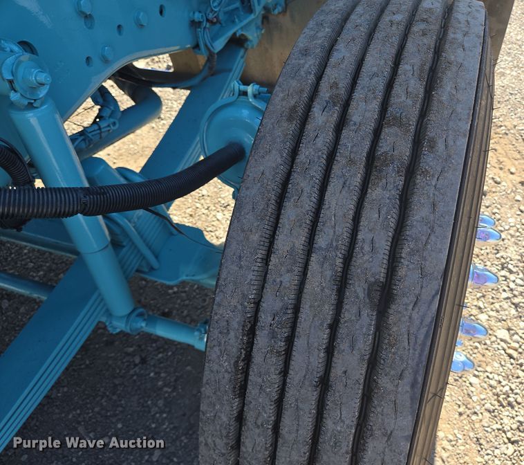 image for item DT5287 2001 Kenworth  W900 semi truck