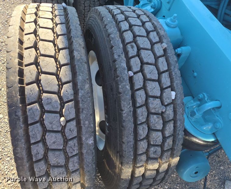 image for item DT5287 2001 Kenworth  W900 semi truck