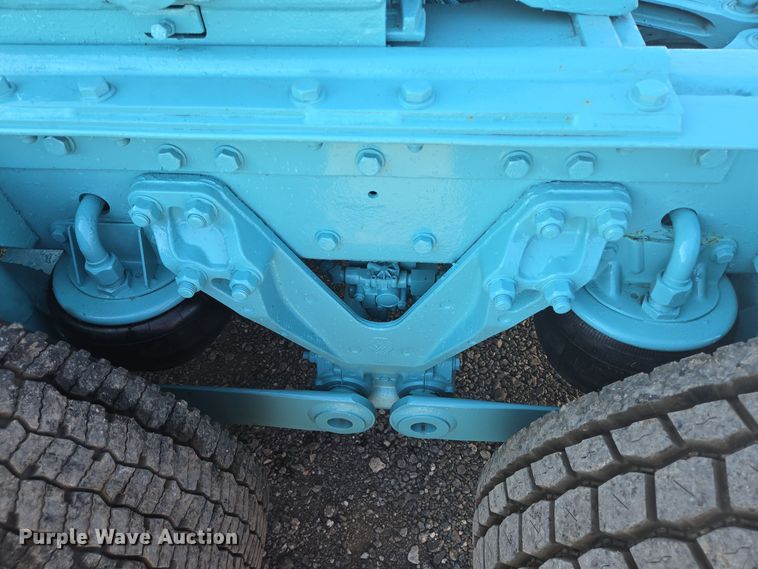 image for item DT5287 2001 Kenworth  W900 semi truck