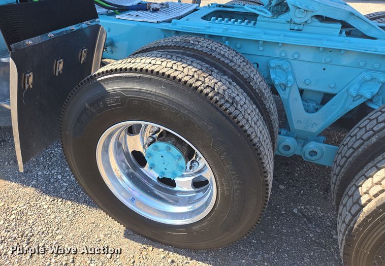 image for item DT5287 2001 Kenworth  W900 semi truck