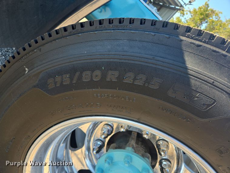 image for item DT5287 2001 Kenworth  W900 semi truck