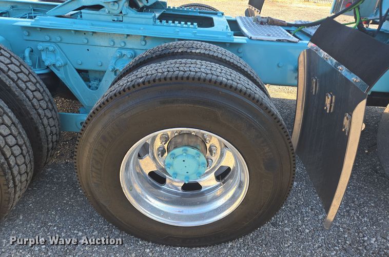 image for item DT5287 2001 Kenworth  W900 semi truck