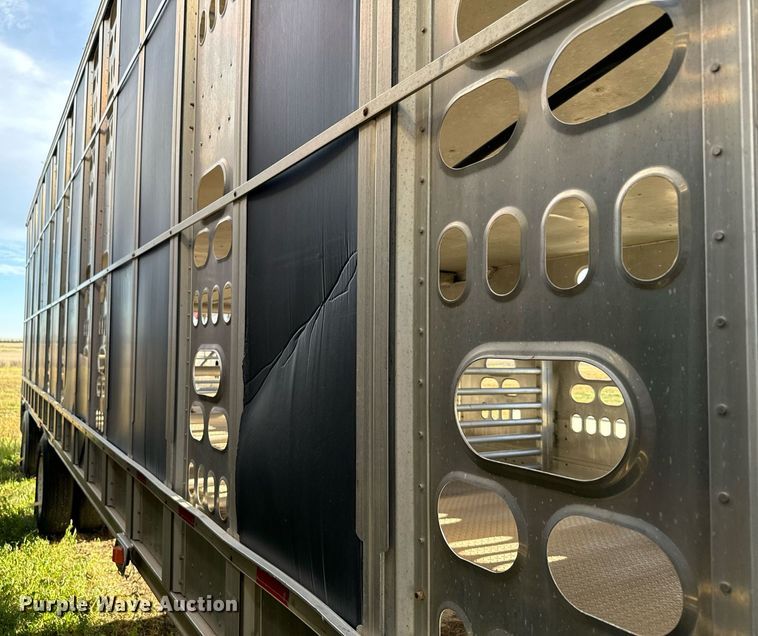 image for item DV2817 2008 Barrett livestock trailer