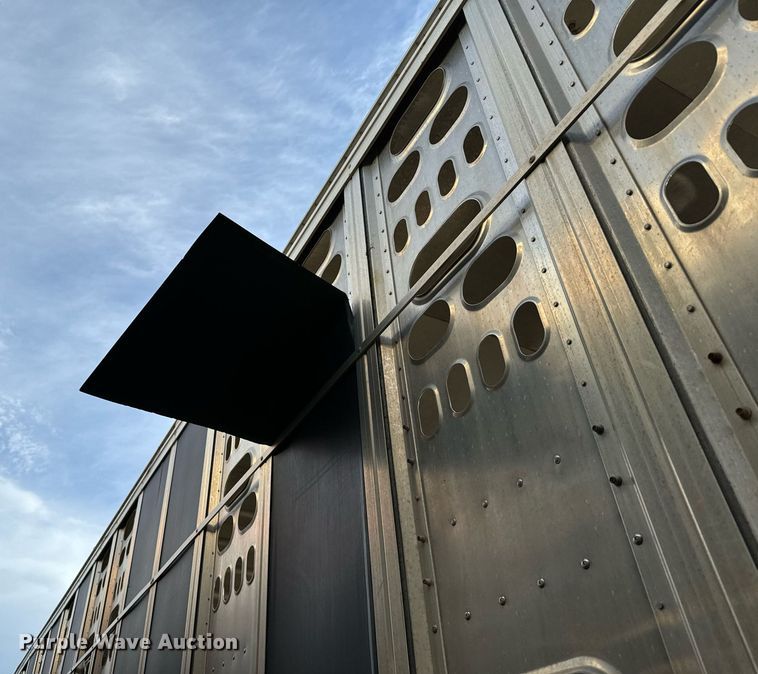 image for item DV2817 2008 Barrett livestock trailer