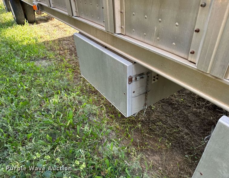 image for item DV2817 2008 Barrett livestock trailer