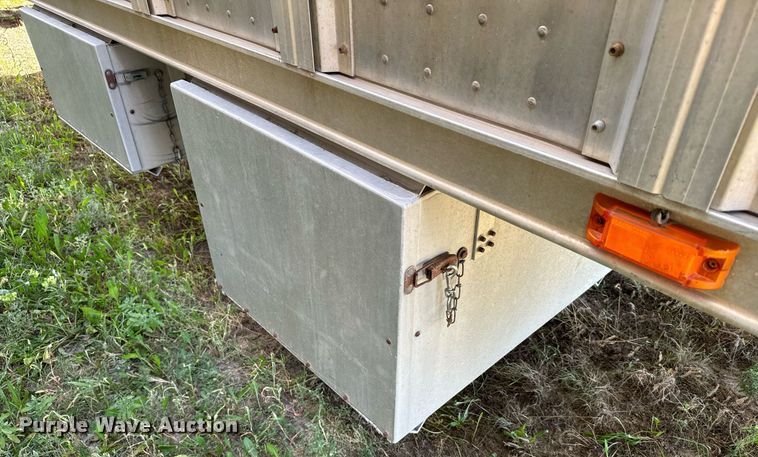 image for item DV2817 2008 Barrett livestock trailer