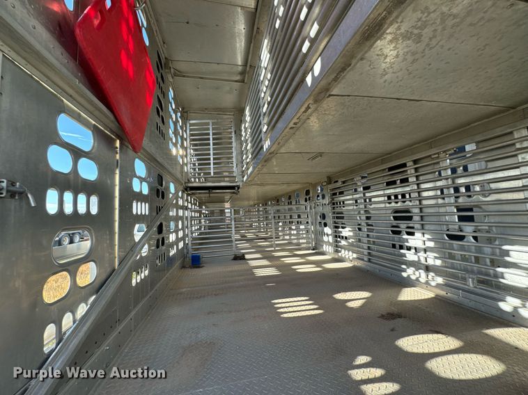 image for item DV2817 2008 Barrett livestock trailer