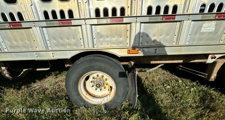 image for item DV2817 2008 Barrett livestock trailer