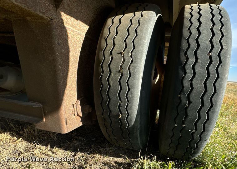 image for item DV2817 2008 Barrett livestock trailer