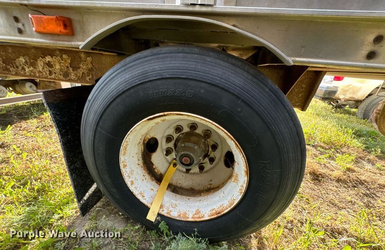 image for item DV2817 2008 Barrett livestock trailer