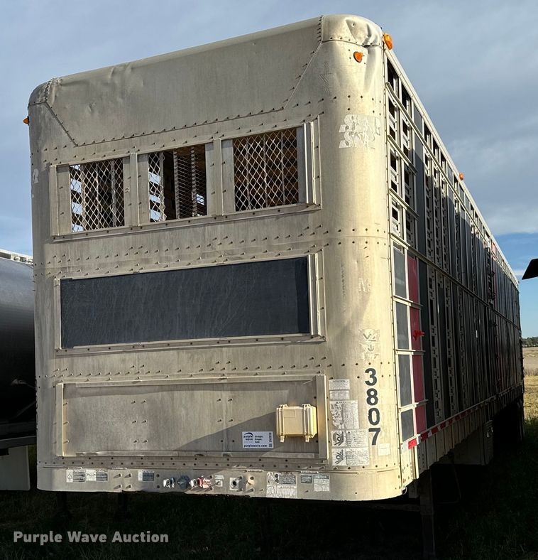image for item DV2818 2000 Wilson livestock trailer