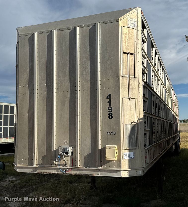 image for item DV2820 2007 Barrett livestock trailer