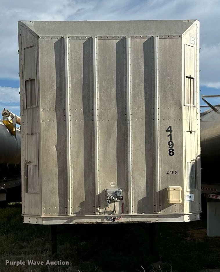 image for item DV2820 2007 Barrett livestock trailer