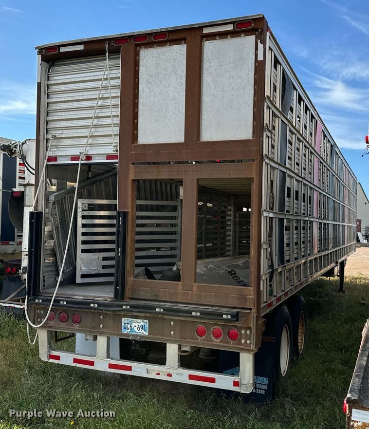 image for item DV2820 2007 Barrett livestock trailer