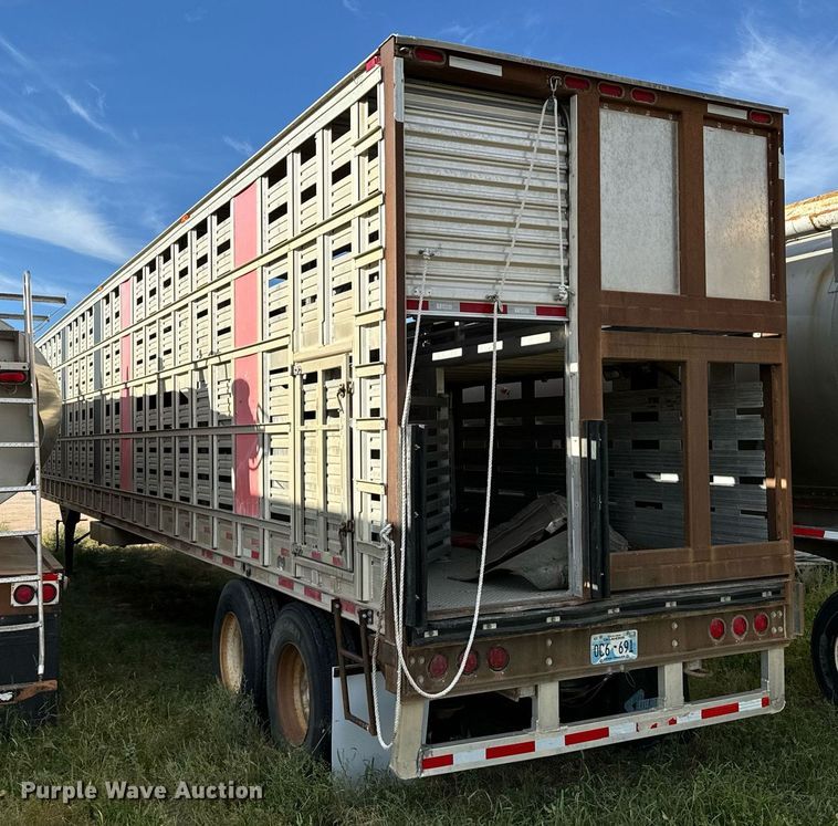 image for item DV2820 2007 Barrett livestock trailer