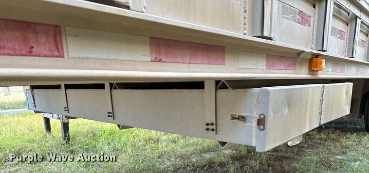 image for item DV2820 2007 Barrett livestock trailer