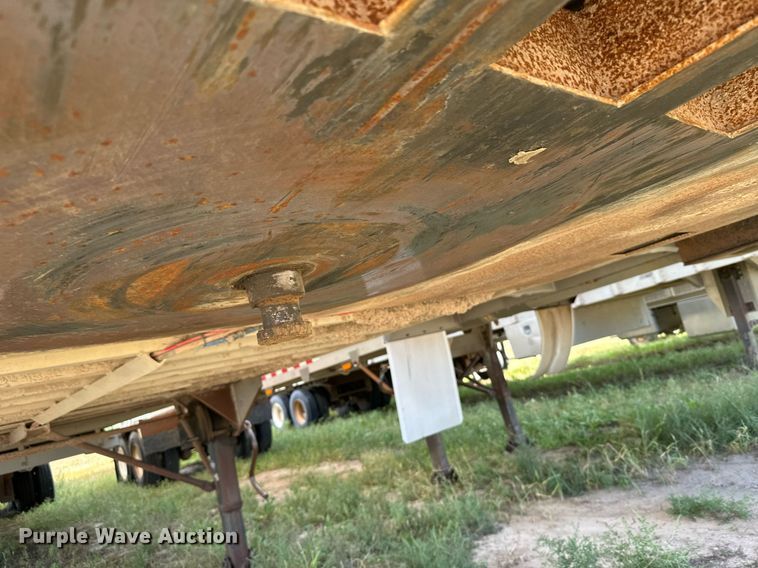 image for item DV2820 2007 Barrett livestock trailer