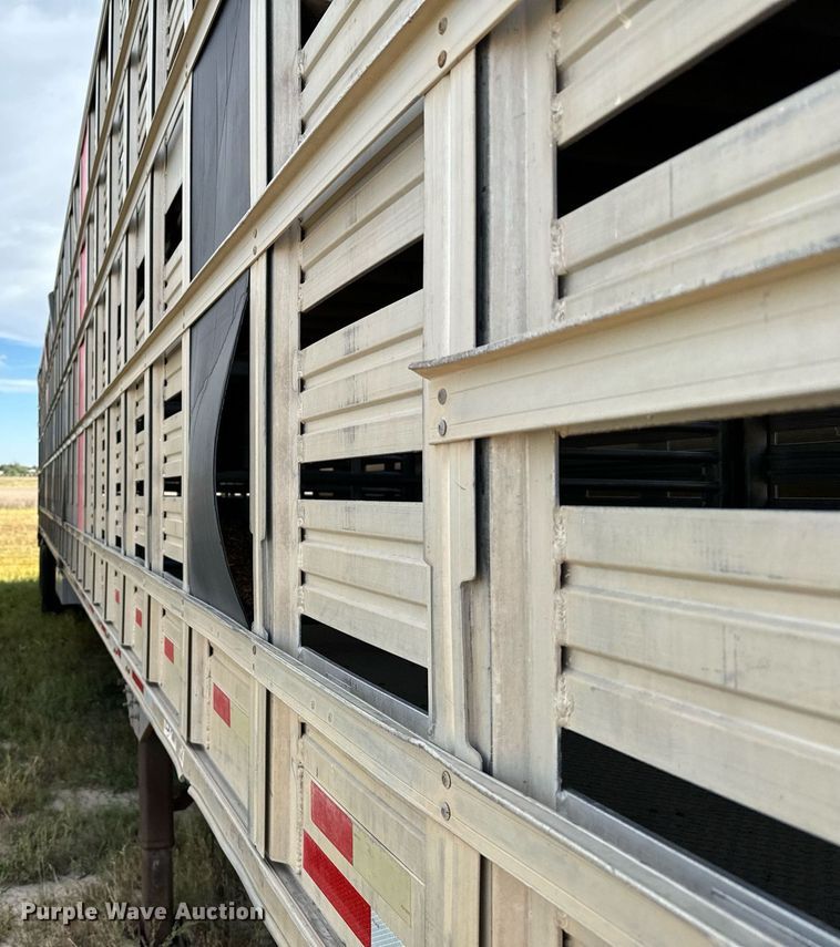 image for item DV2820 2007 Barrett livestock trailer