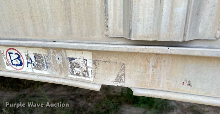 image for item DV2820 2007 Barrett livestock trailer