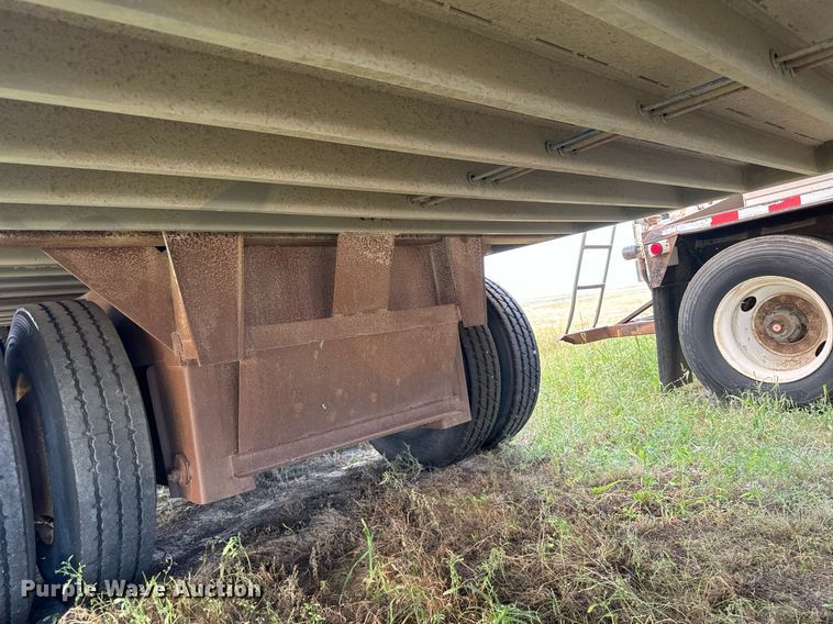image for item DV2820 2007 Barrett livestock trailer