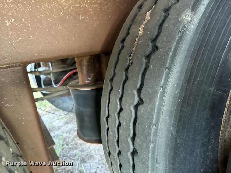 image for item DV2820 2007 Barrett livestock trailer